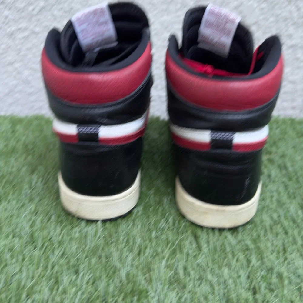 Jordan 1 Retro High OG Gym Red Black White 555088-061 Mens Size 10 Sneakers